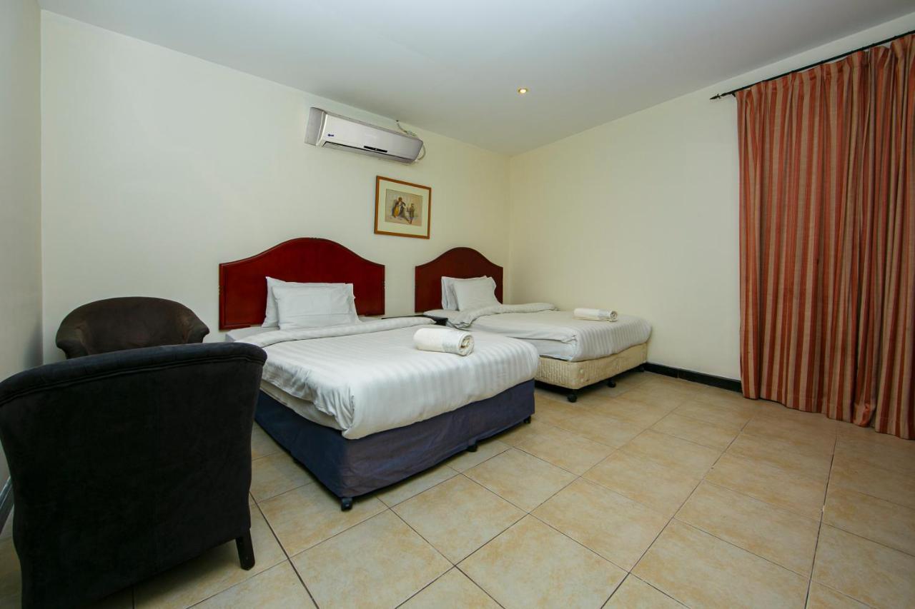 Bahrain Plaza Hotel Манама Екстериор снимка