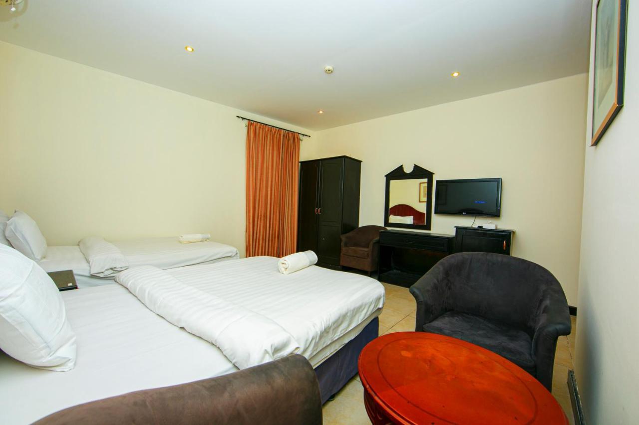 Bahrain Plaza Hotel Манама Екстериор снимка
