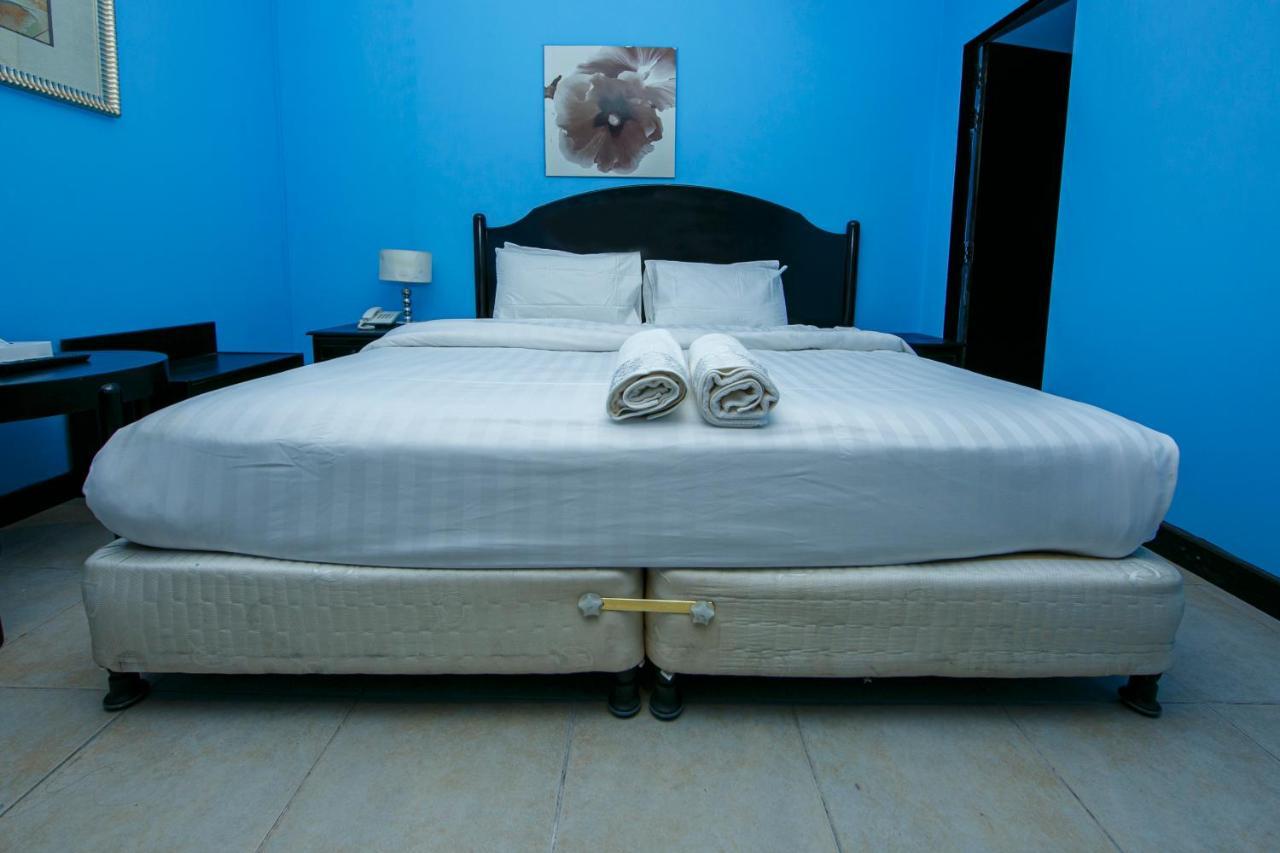 Bahrain Plaza Hotel Манама Екстериор снимка