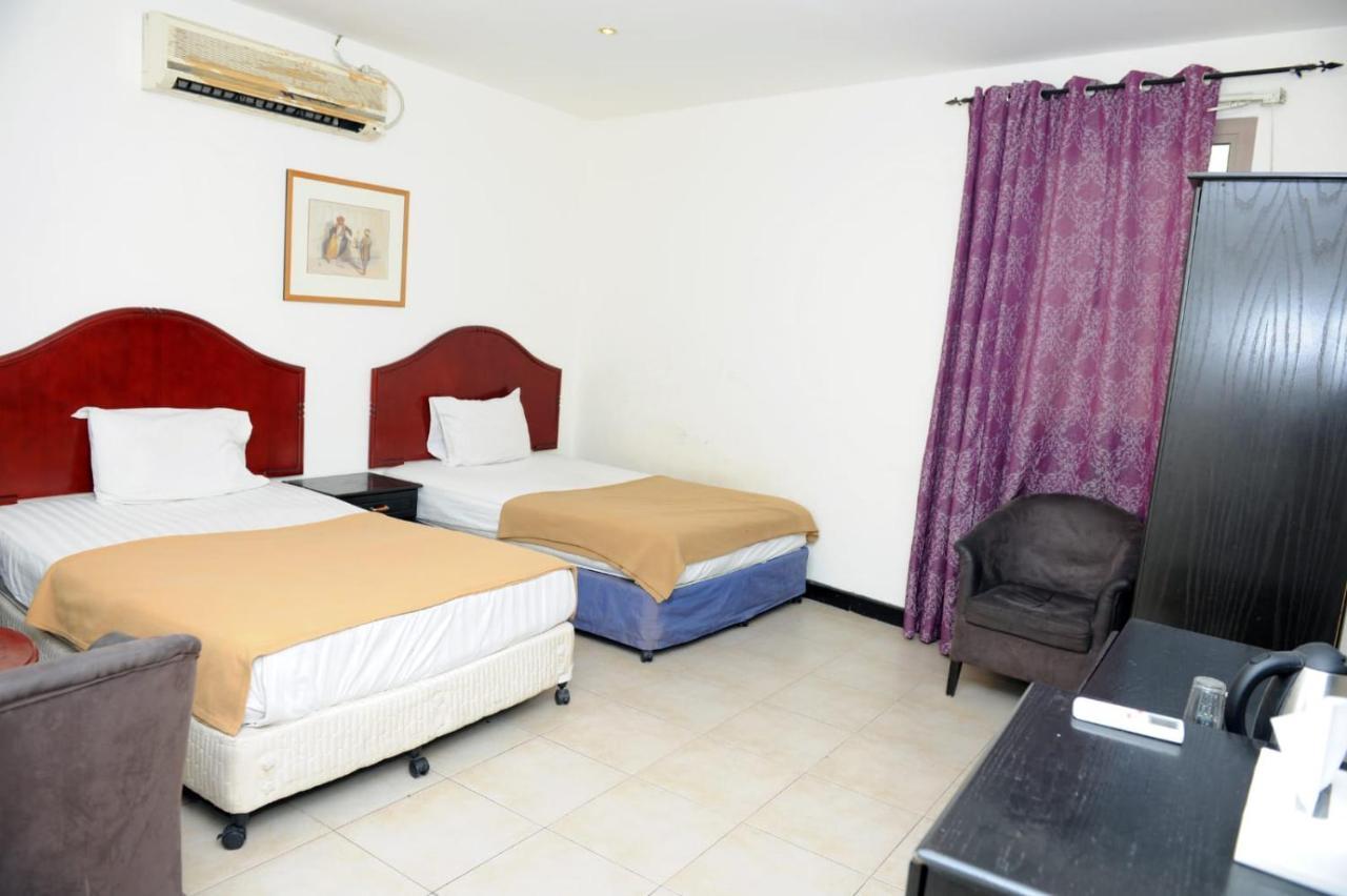 Bahrain Plaza Hotel Манама Екстериор снимка