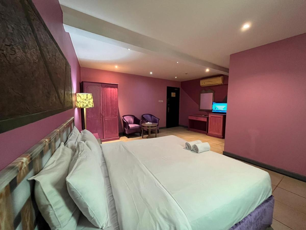 Bahrain Plaza Hotel Манама Екстериор снимка