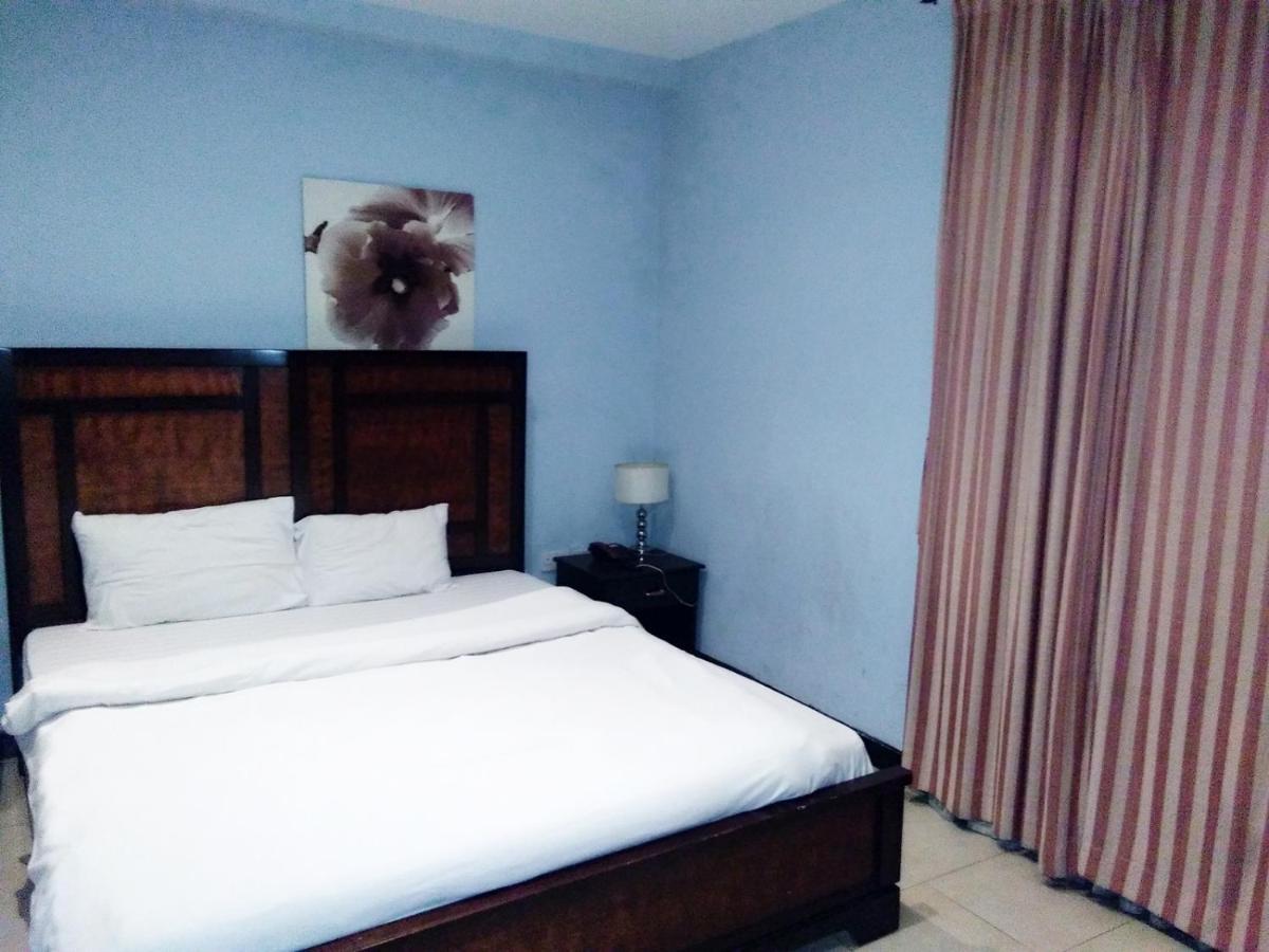 Bahrain Plaza Hotel Манама Екстериор снимка